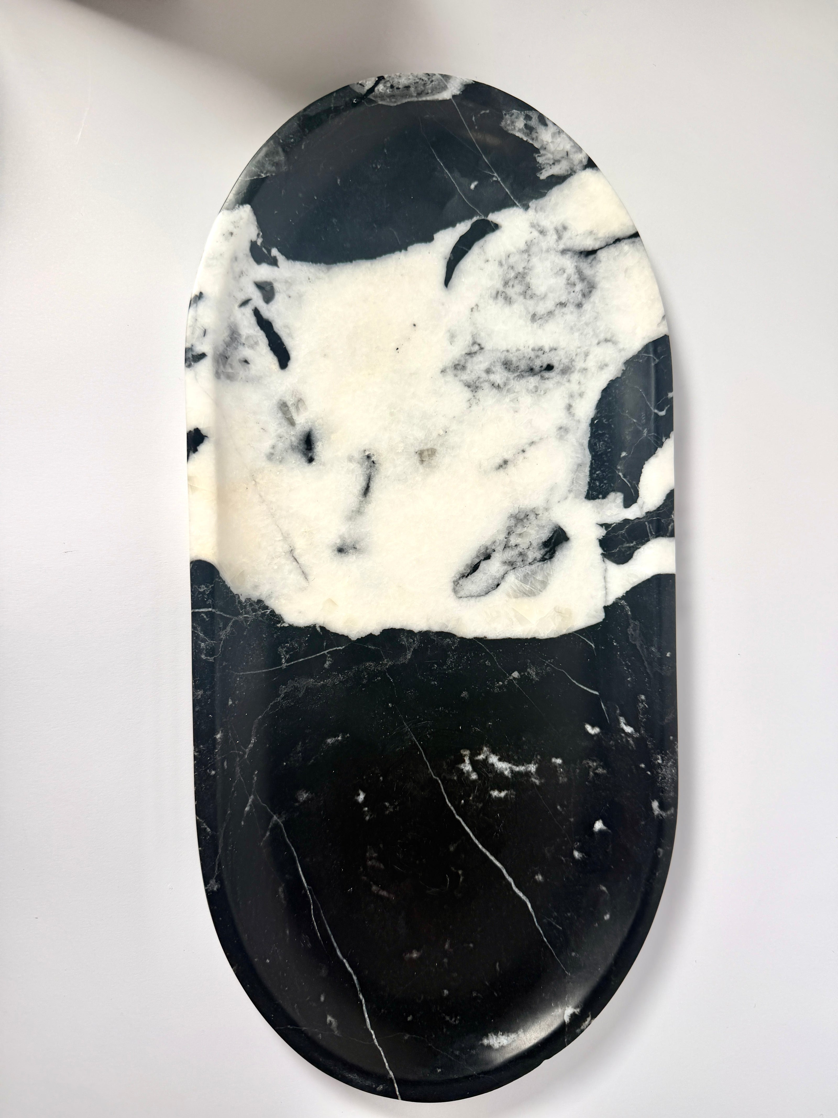 Noir Vein Marble Tray